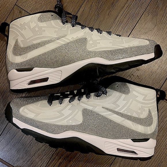 Retro Nike Air Untouchable Vapor
Super Bowl Desert Journey - Picture 3 of 8